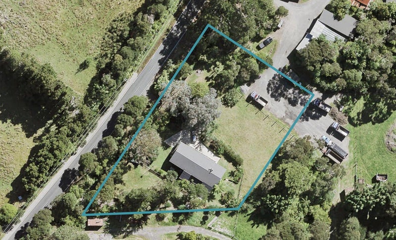 28 Parker Road, Oratia, Auckland - Carousel 1