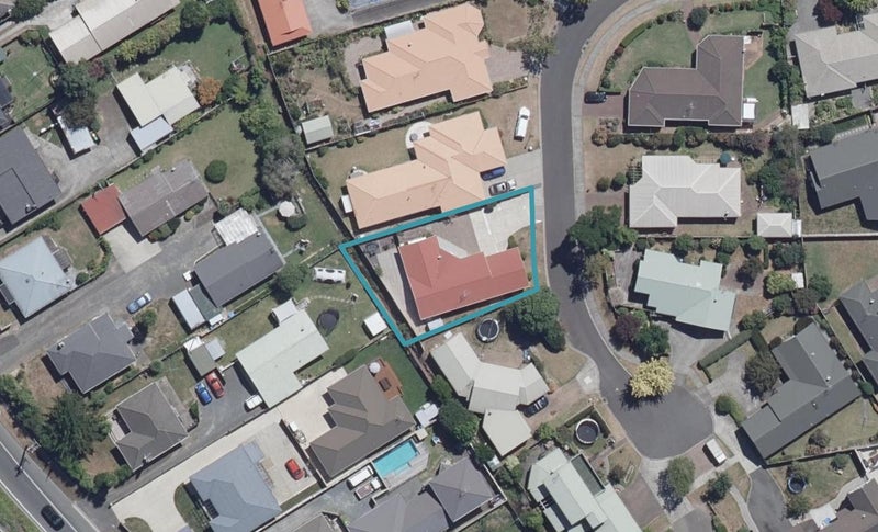 16 Piccadilly Lane, Hillcrest, Hamilton - Carousel 1