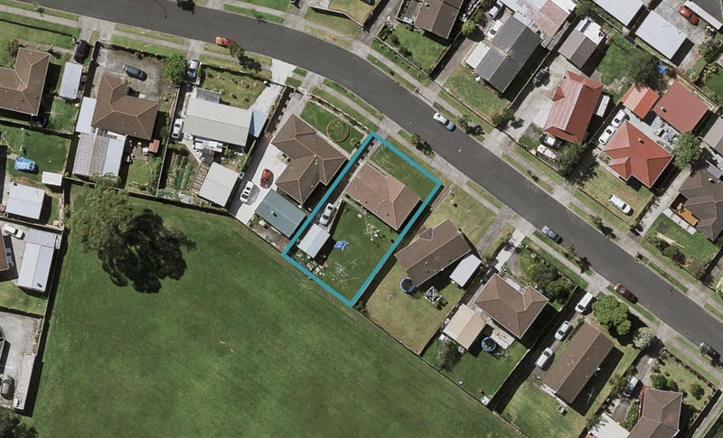 9 Dillon Crescent, Clover Park, Auckland - Carousel 1