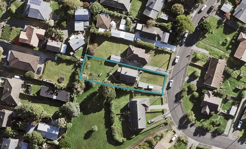 17 Tutuki Street, Waterview, Auckland - Carousel 1