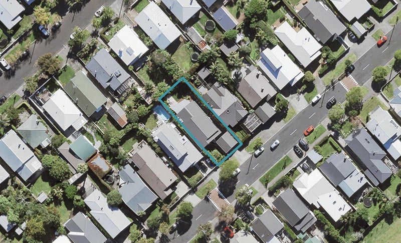 18 Warwick Avenue, Westmere, Auckland - Carousel 1