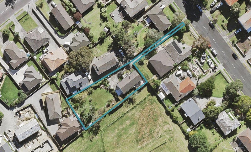 9 Athenic Avenue, Lynfield, Auckland - Carousel 1