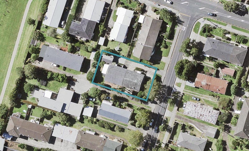 2/3 Crossfield Road, Glendowie, Auckland - Carousel 1