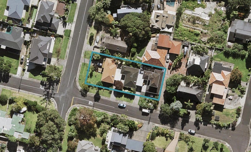 2/40 Hoskins Avenue, Hillsborough, Auckland - Carousel 1