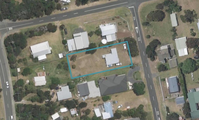 7 Dey Street, Mangawhai Heads, Mangawhai - Carousel 1