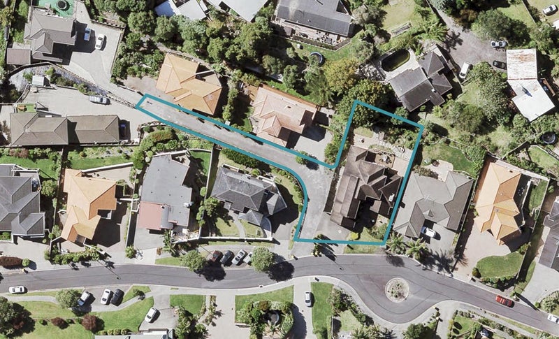 22 St Clair Place, Browns Bay, Auckland - Carousel 1