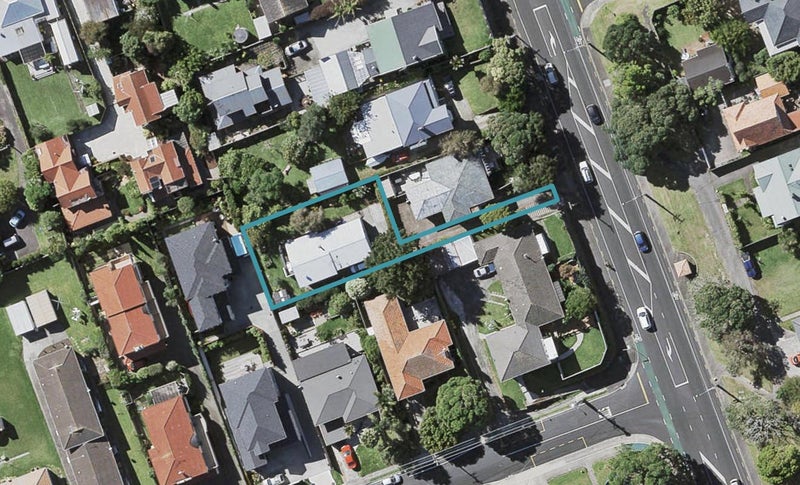 2B Ngataringa Road, Devonport, Auckland - Carousel 1