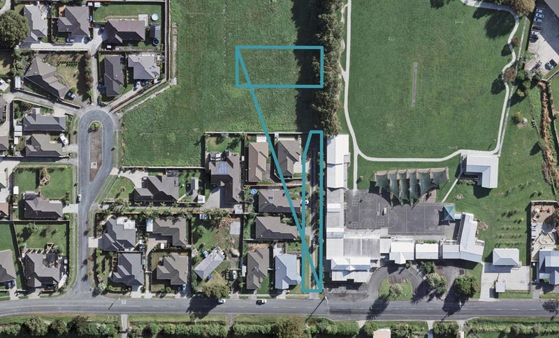 18 Fordyce Road, Parakai, Helensville - Carousel 1