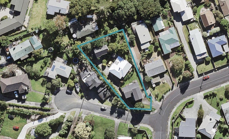 3/1 Cronin Place, Beach Haven, Auckland - Carousel 1