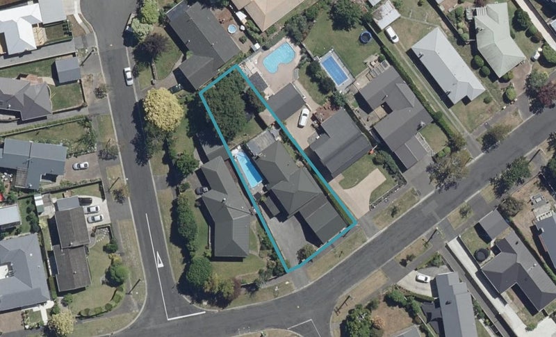 11 Donny Avenue, Chartwell, Hamilton - Carousel 1