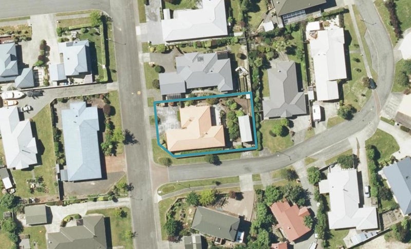 17 Ranui Street, Waikawa, Picton - Carousel 1