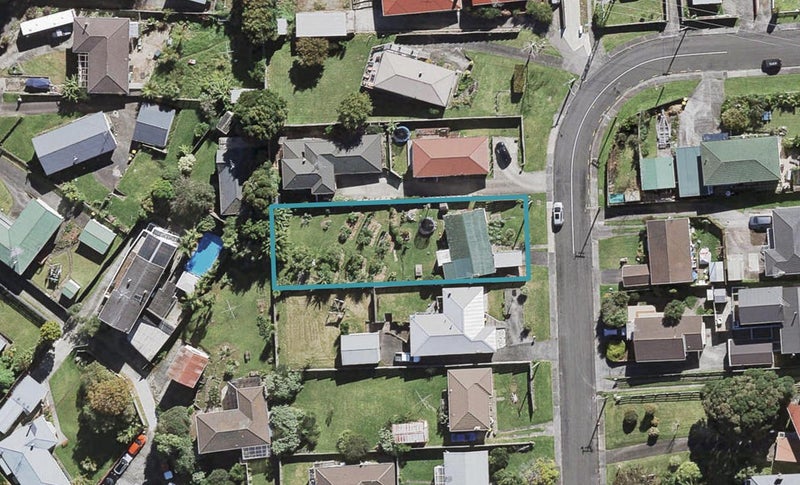 18 Sunnyfield Crescent, Glenfield, Auckland - Carousel 1