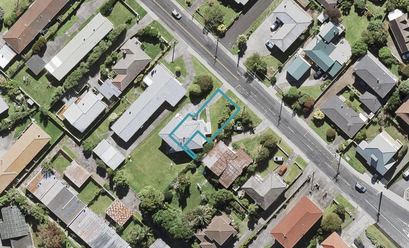 2/85 Royal View Road, Te Atatū South, Auckland - Carousel 1