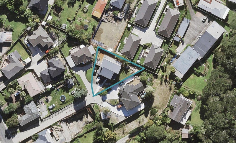 10A Crystal Avenue, Glendene, Auckland - Carousel 1