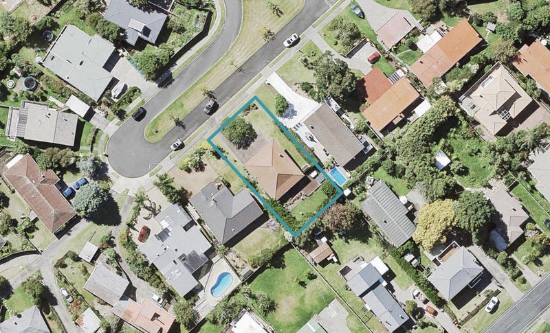 25 Hollyhock Place, Browns Bay, Auckland - Carousel 1