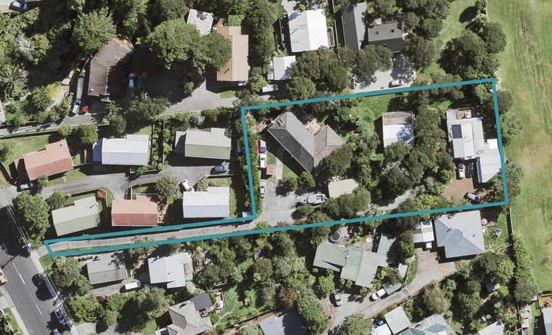 1/81 Kaurilands Road, Titirangi, Auckland - Carousel 1