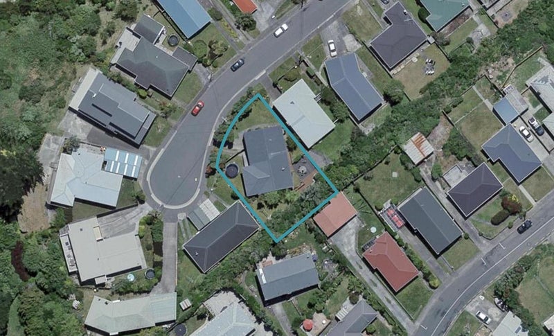 37 Bancroft Terrace, Newlands, Wellington - Carousel 1