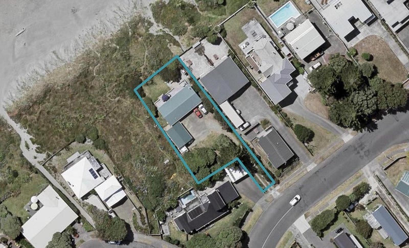 145 Tutere Street, Waikanae Beach, Waikanae - Carousel 1