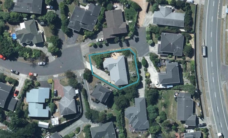 64 Sailmaker Close, Whitby, Porirua - Carousel 1
