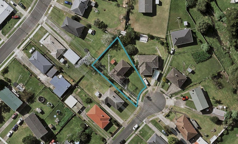 8 Sutcliffe Place, Otara, Auckland - Carousel 1