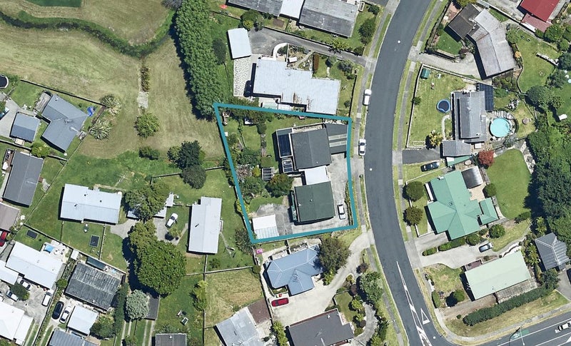 5 Jonathon Street, Brookfield, Tauranga - Carousel 1