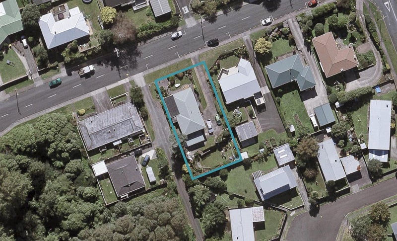 105 Clawton Street, Westown, New Plymouth - Carousel 1