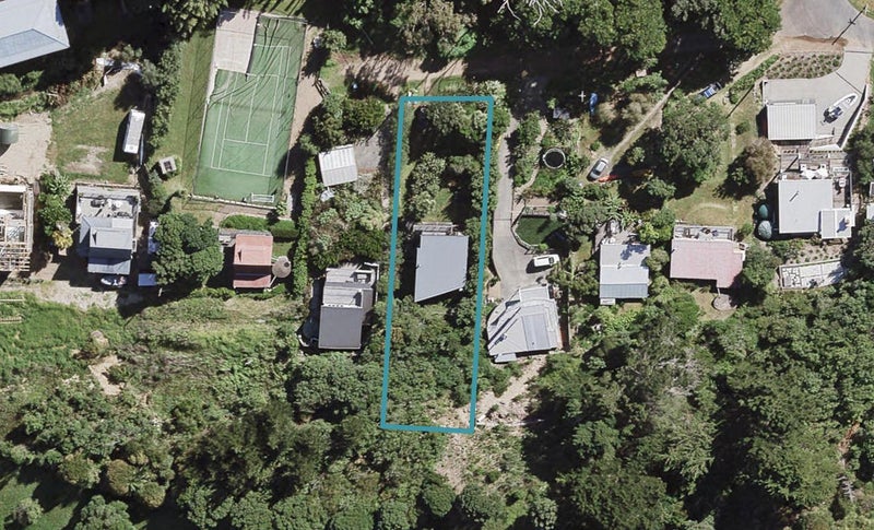 25 Le Roy Road, Onetangi, Waiheke Island - Carousel 1