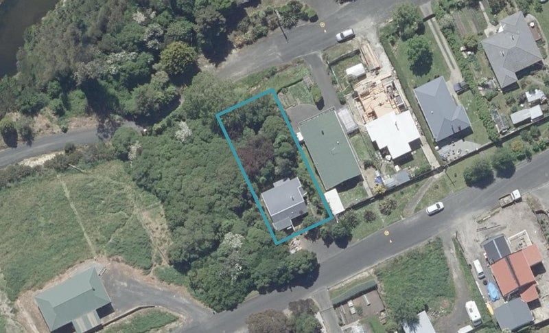 17 Copeland Street, Brighton, Dunedin - Carousel 1
