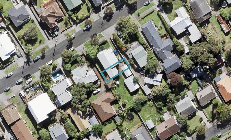 18C St Michaels Avenue, Point Chevalier, Auckland - Carousel 1