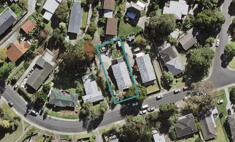 2/19 Ayton Drive, Tōtara Vale, Auckland - Carousel 1