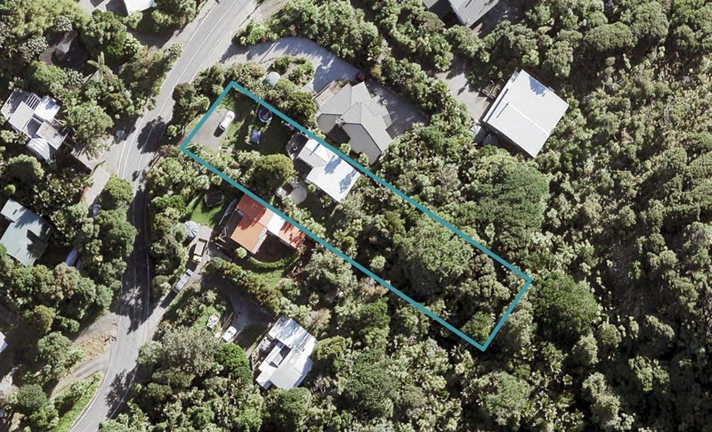 28 Piha Road, Piha, New Lynn - Carousel 1