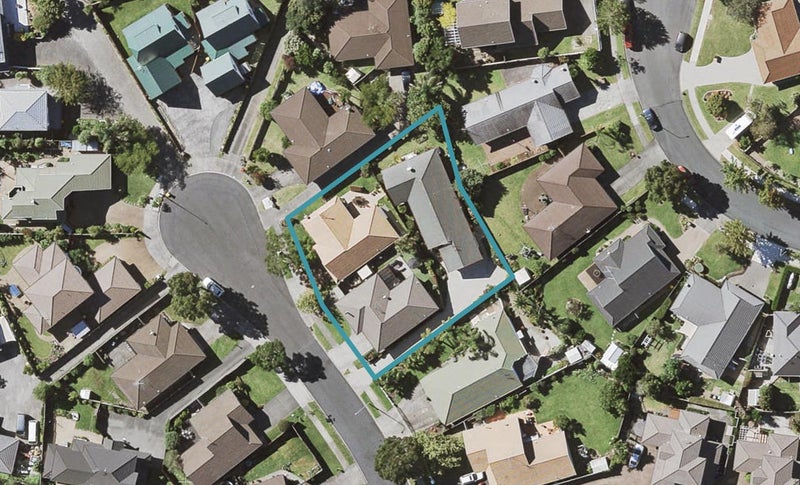 3/15 Solana Court, Botany Downs, Auckland - Carousel 1