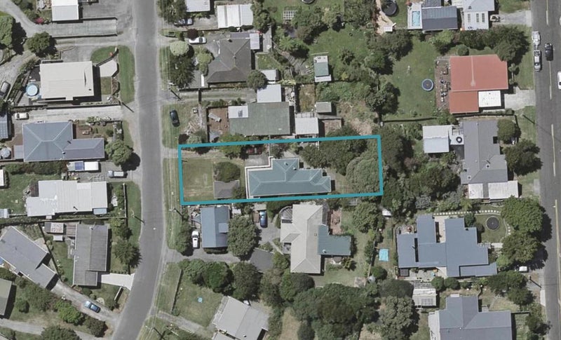 11 Dale Road, Raumati South, Paraparaumu - Carousel 1