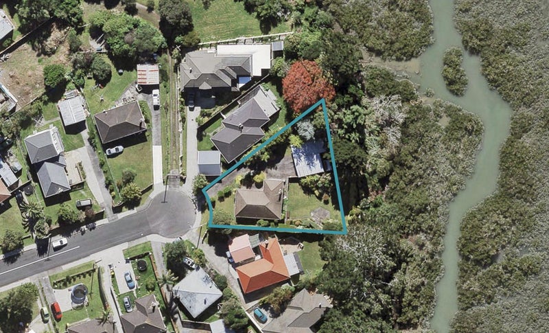 6 Bedford Street, Te Atatu South, Auckland - Carousel 1