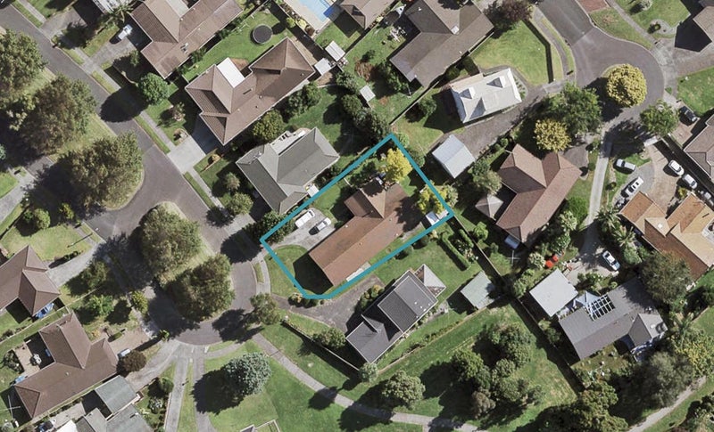 16 Brockton Avenue, Conifer Grove, Takanini - Carousel 1