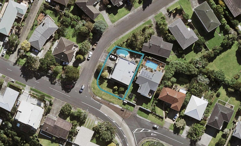 1 McBreen Avenue, Northcote, Auckland - Carousel 1