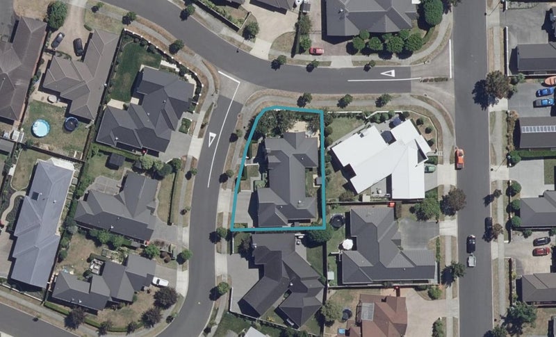 1 Langdale Court, Huntington, Hamilton - Carousel 1