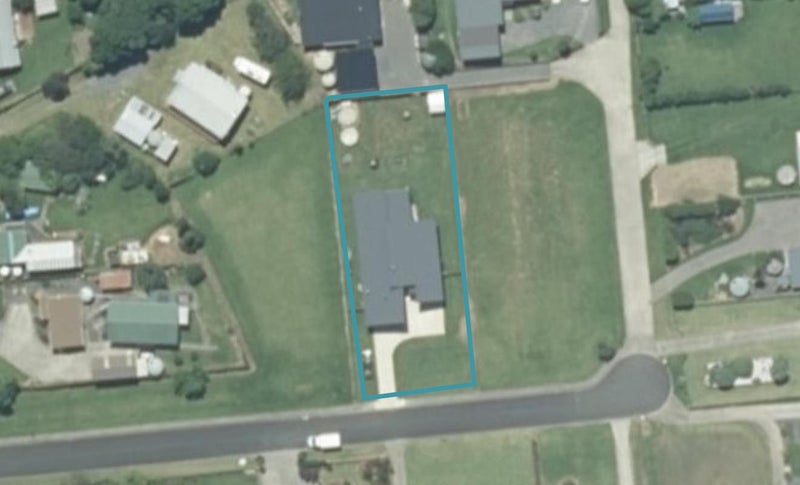 11 Mylindas Road, WHAKATIWAI, MIRANDA - Carousel 1