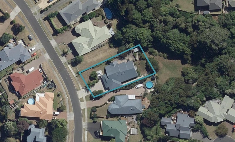 21 West Ridge Drive, Western Heights, Hamilton - Carousel 1