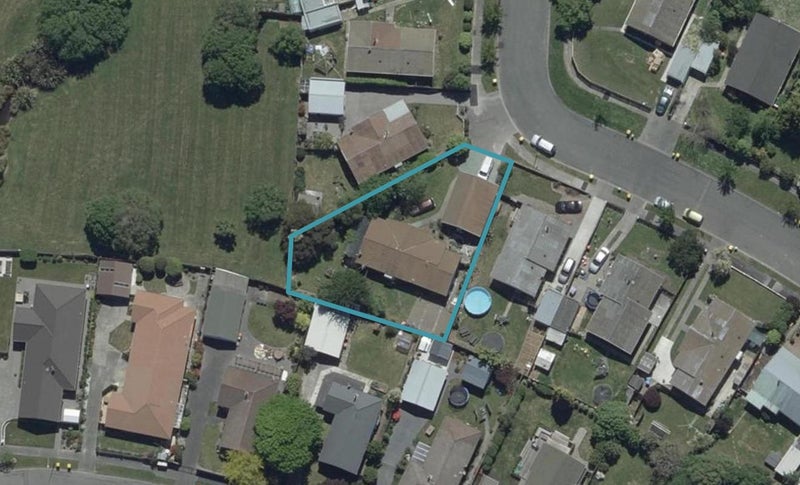 15 Denniston Crescent, Redwood, Christchurch - Carousel 1