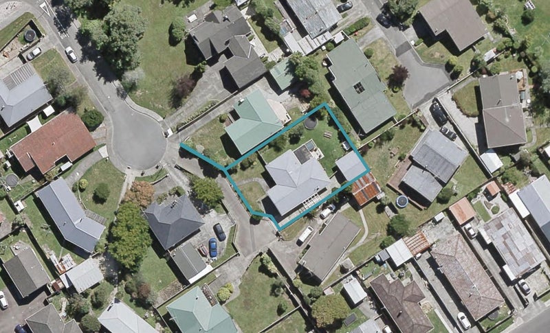 9 Maoribank Grove, Brown Owl, Upper Hutt - Carousel 1