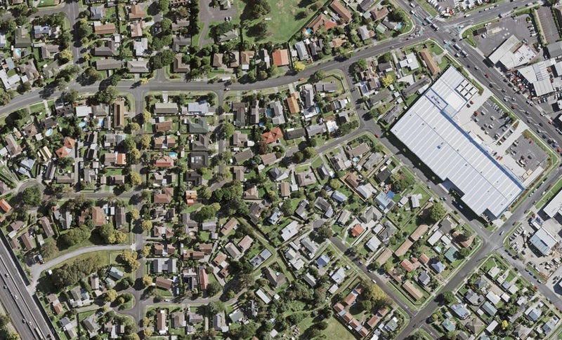 12 Kirrama Place, Conifer Grove, Takanini - Carousel 1