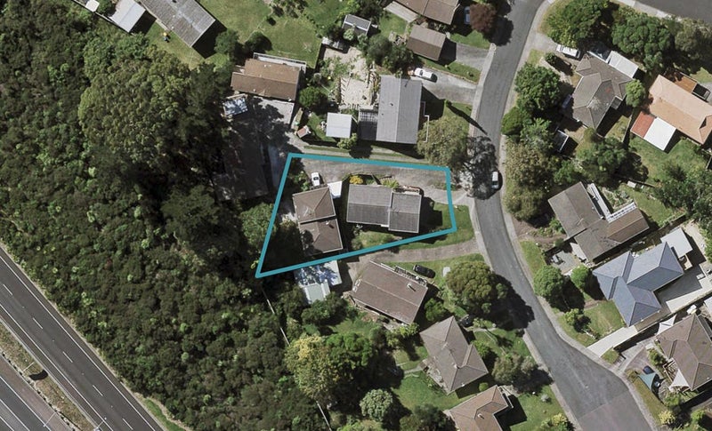 1/4 Aralia Road, Sunnynook, Auckland - Carousel 1