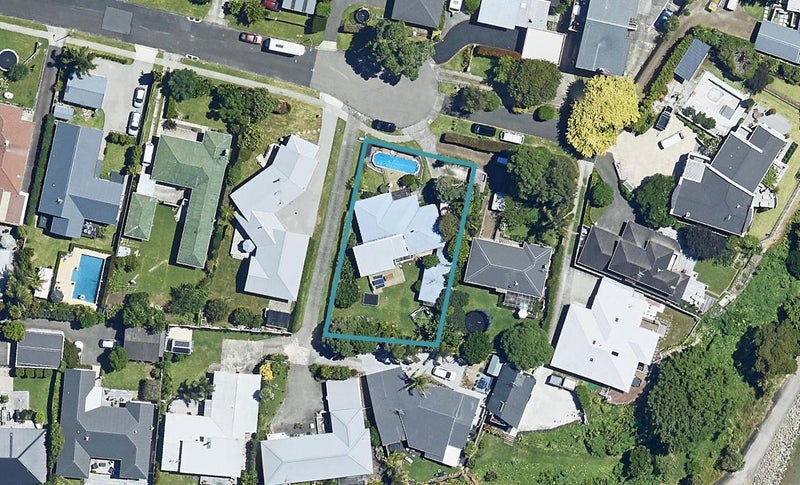 21 Roderick Street, Otumoetai, Tauranga - Carousel 1