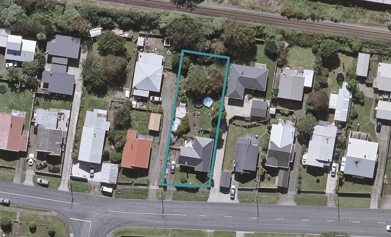 11 Atiawa Street, Glen Avon, New Plymouth - Carousel 1