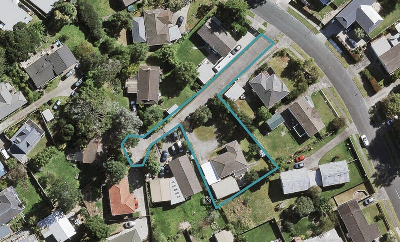 10 Clyma Place, Massey, Auckland - Carousel 1