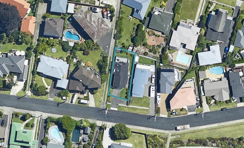 19 Lemon Grove Avenue, Otumoetai, Tauranga - Carousel 1