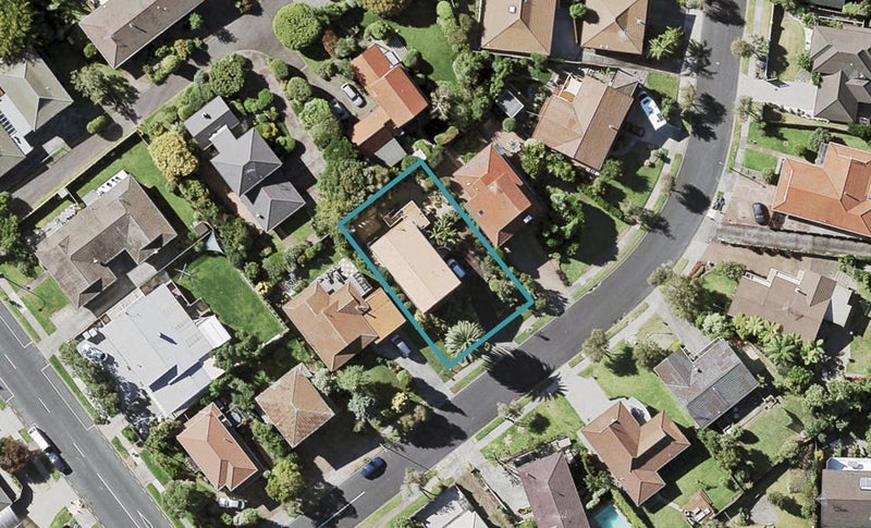 6 Lastel Place, Shelly Park, Auckland - Carousel 1