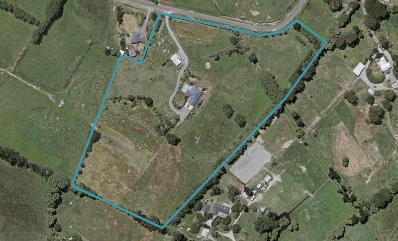 35 Gary Road, Otaki - Carousel 1