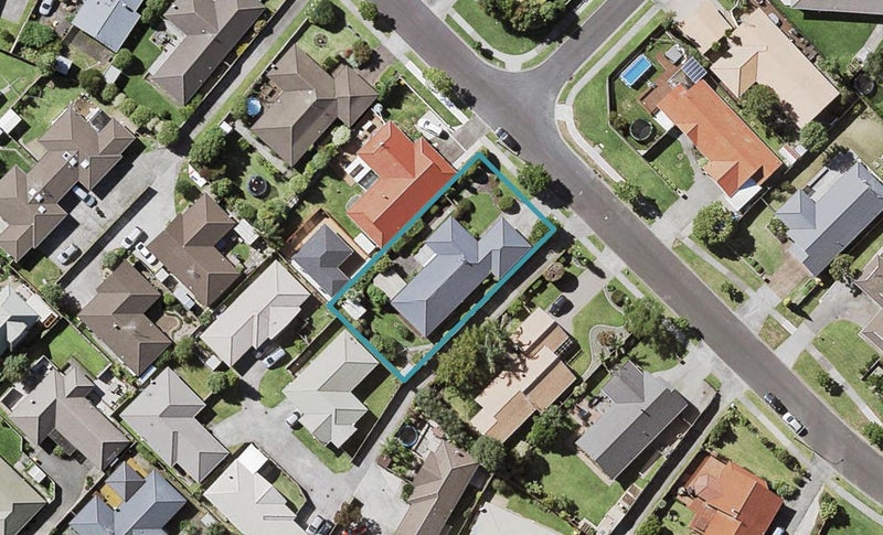 38 West Fairway, Golflands, Auckland - Carousel 1
